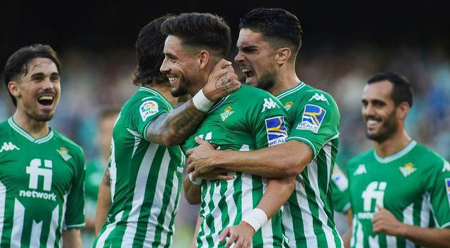 意甲联赛展望：国际米兰稳握胜局，萨索洛与科莫悬念犹存